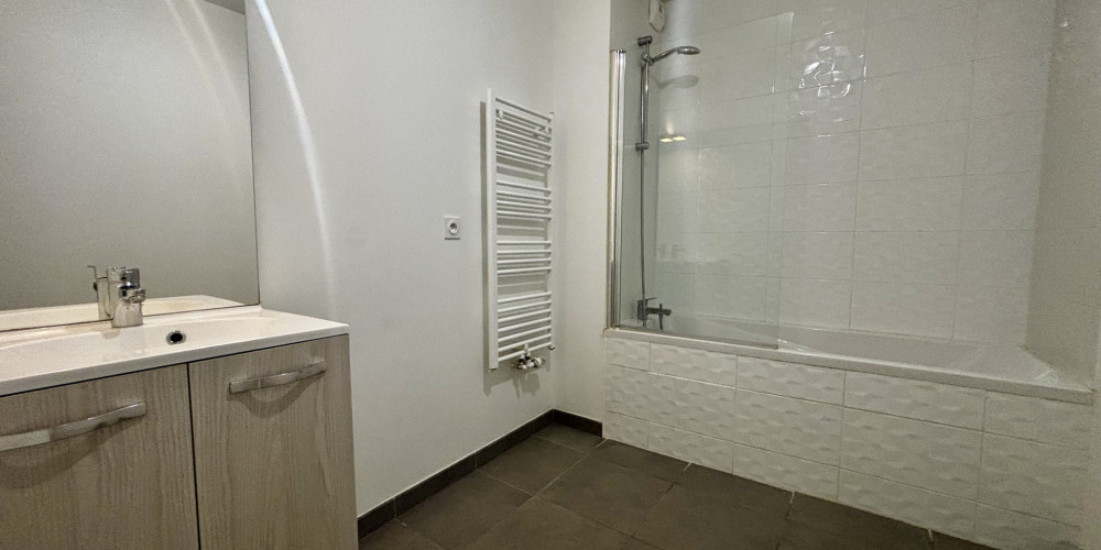 appartement à BORDEAUX (33300)