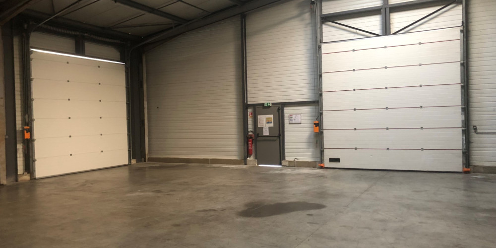 local industriel à ST LOUBES (33450)