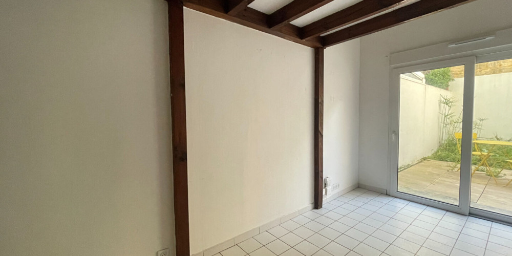 appartement à BORDEAUX (33800)