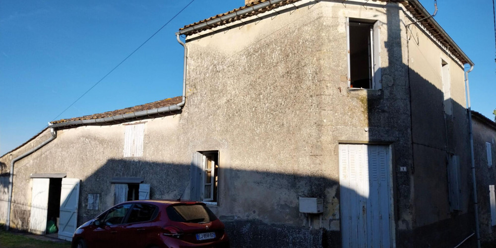 maison à PUJOLS (33350)