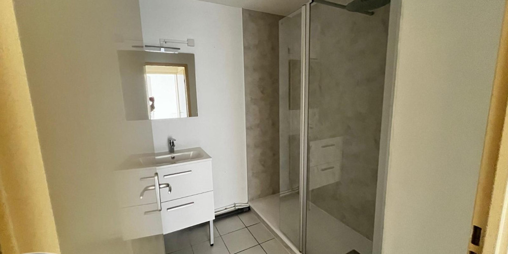 appartement à VAYRES (33870)