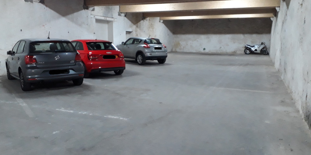 parking à BORDEAUX (33000)
