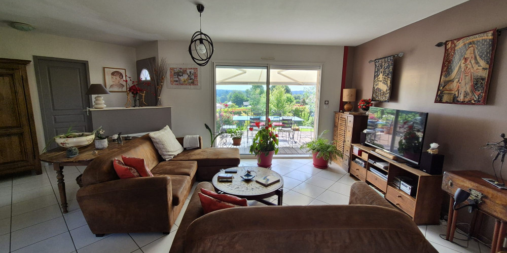 maison à TARGON (33760)