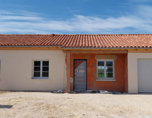 maison  LES ARTIGUES DE LUSSAC