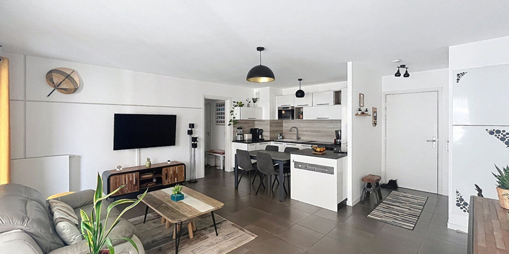 appartement à BORDEAUX (33300)