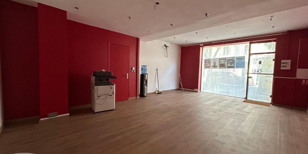 local commercial à BORDEAUX (33000)