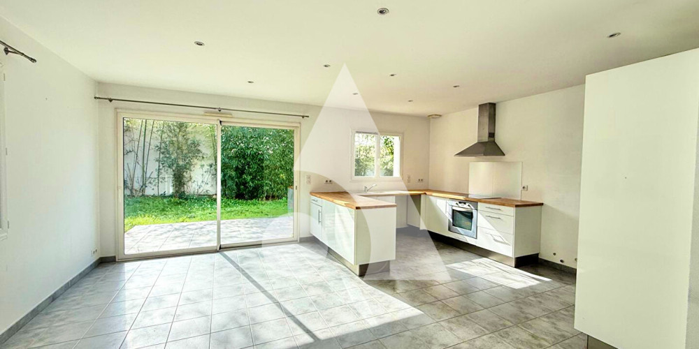 maison à IZON (33450)