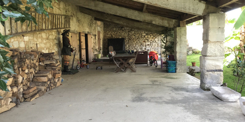 maison à LA SAUVE (33670)