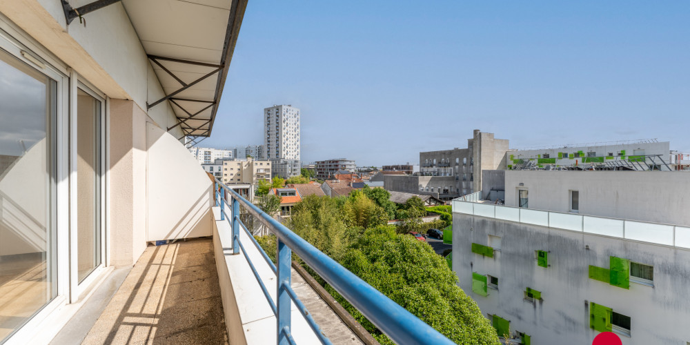 appartement à BORDEAUX (33300)