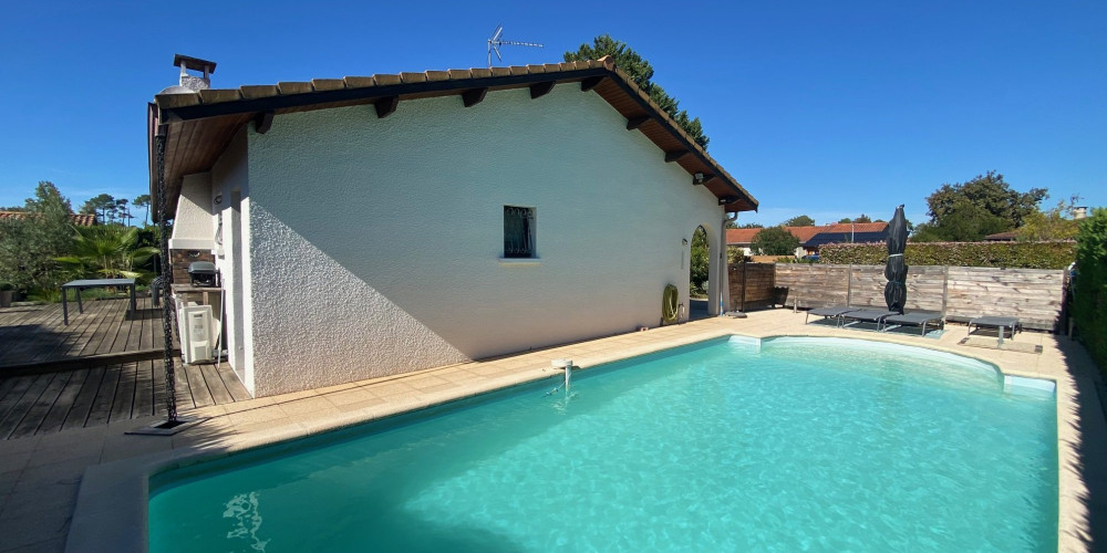 maison à ARES (33740)