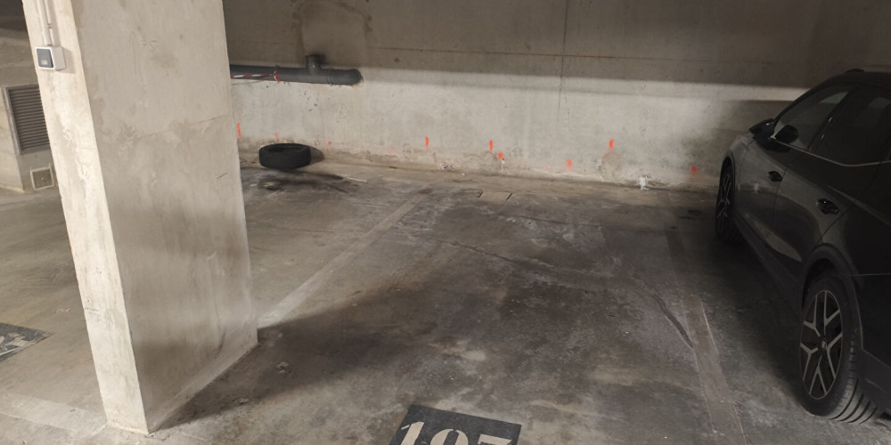 parking à BORDEAUX (33000)