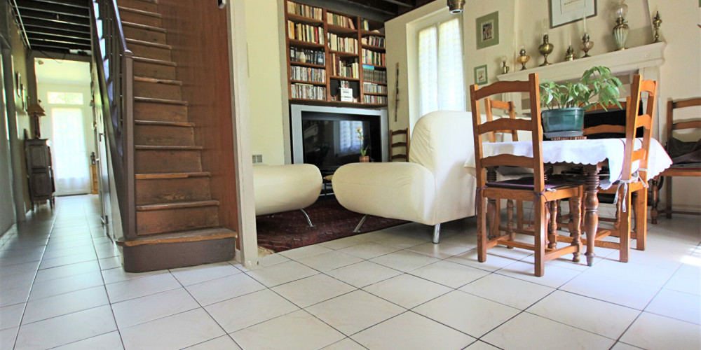 maison à ST MAGNE (33125)