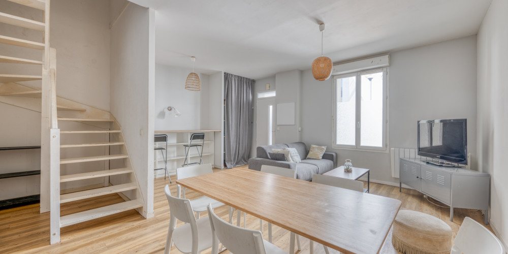 appartement à BORDEAUX (33300)