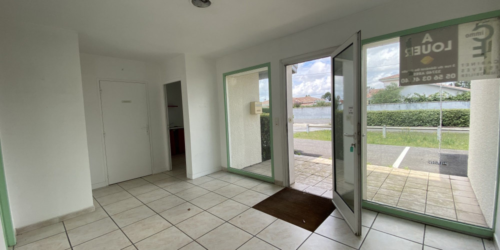 local commercial à ARES (33740)