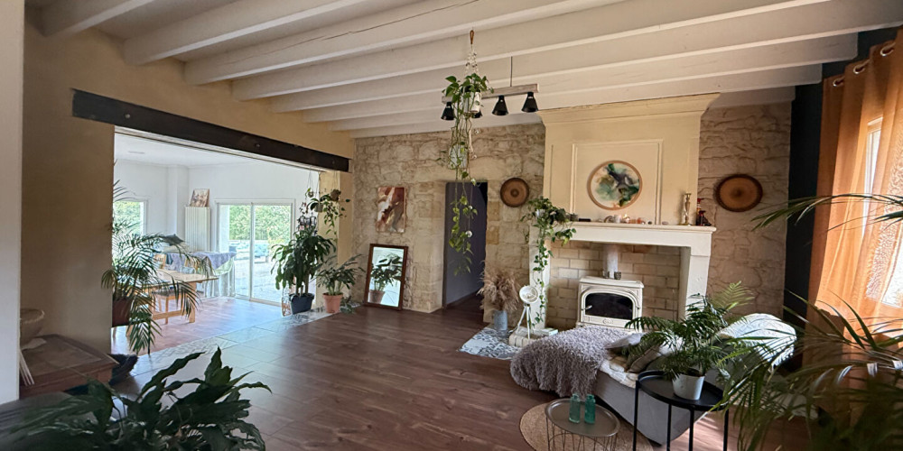 maison à ST MARTIN DE LAYE (33910)