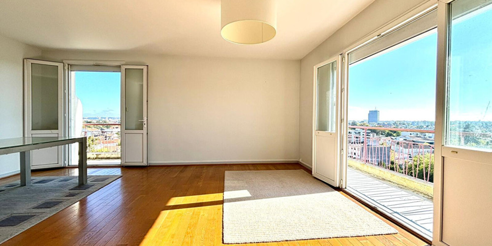 appartement à BORDEAUX (33200)