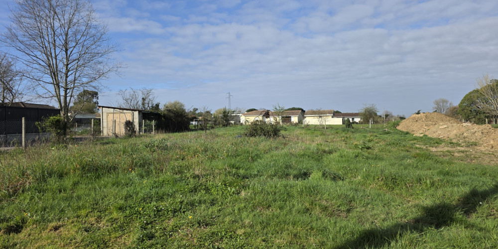 terrain à LATRESNE (33360)
