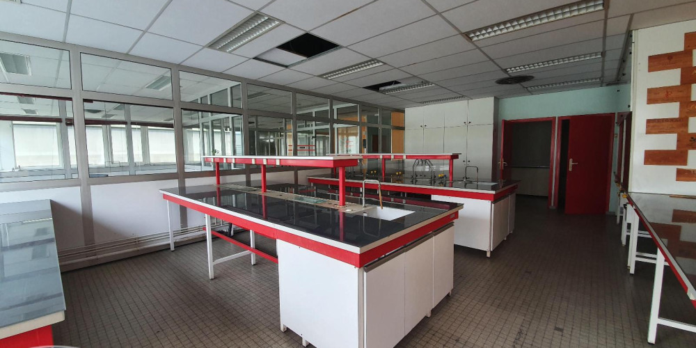 local commercial à ARTIGUES PRES BORDEAUX (33370)