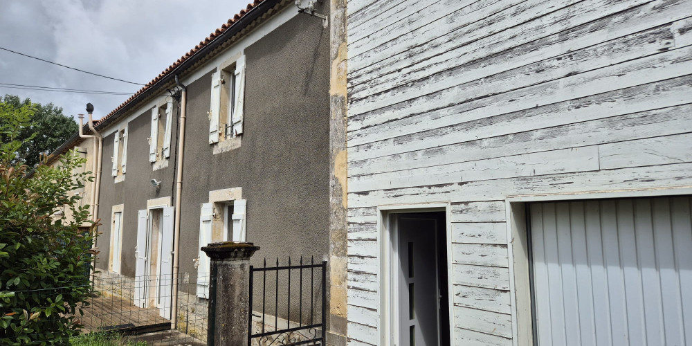 maison à SAUVETERRE DE GUYENNE (33540)