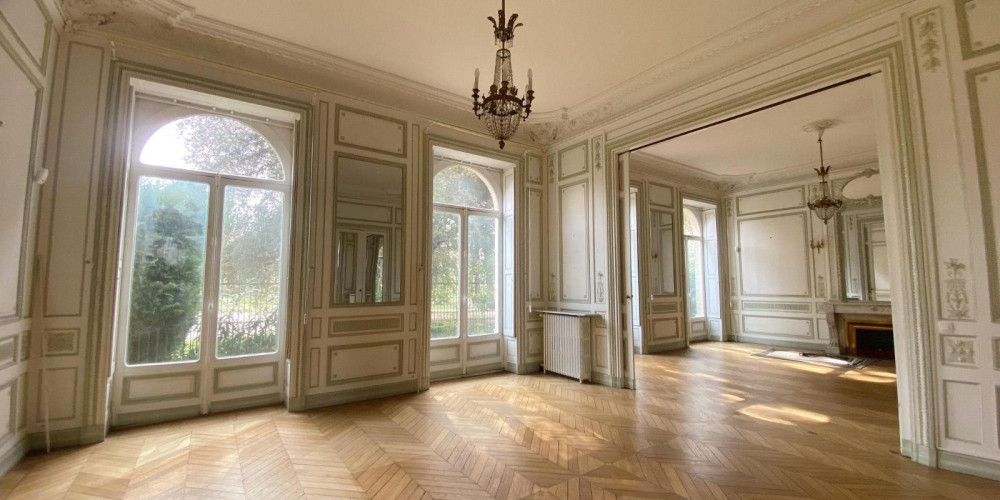 local commercial à BORDEAUX (33000)