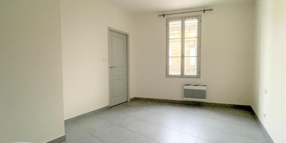 appartement à ST MEDARD DE GUIZIERES (33230)