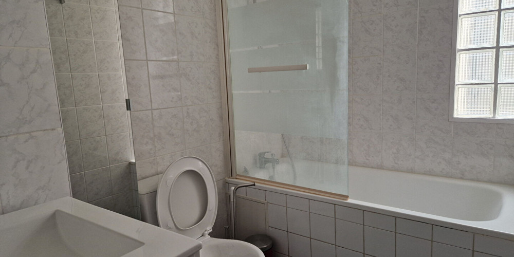 appartement à BORDEAUX (33800)