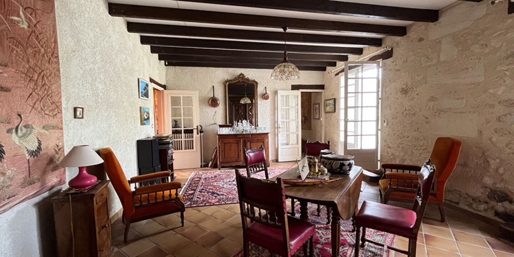 maison à PERISSAC (33240)