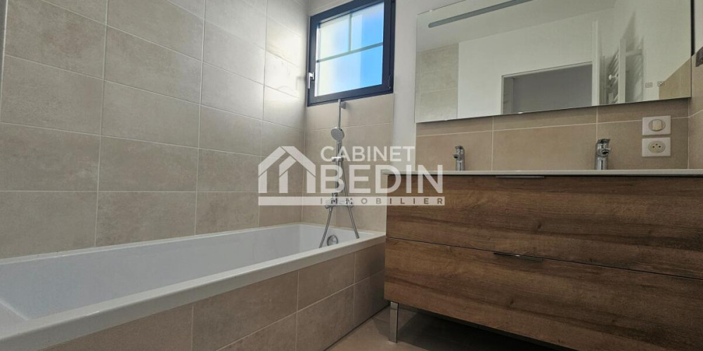 appartement à ST JEAN D ILLAC (33127)