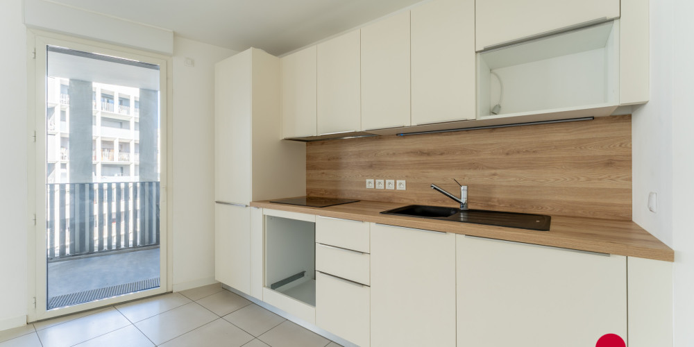 appartement à BORDEAUX (33300)
