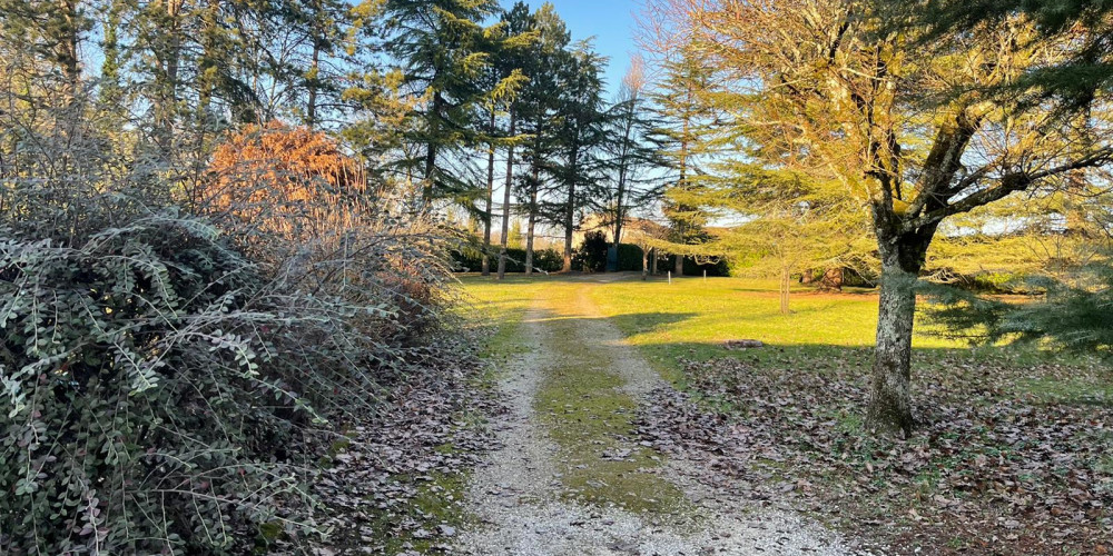 maison à RAUZAN (33420)