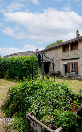 Maison  PODENSAC