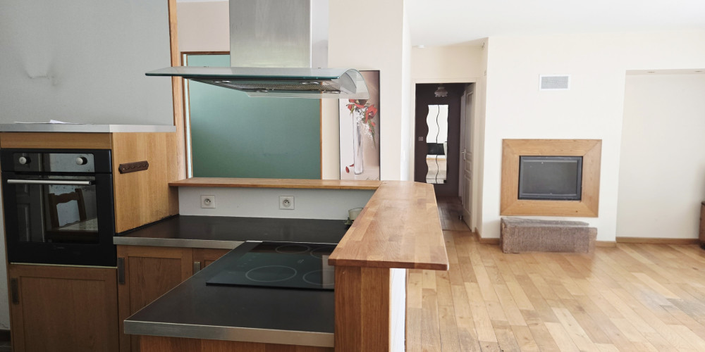 maison à VAYRES (33870)