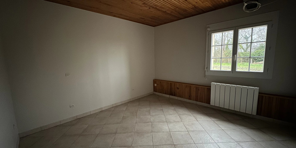 maison à LES LEVES ET THOUMEYRAGUES (33220)