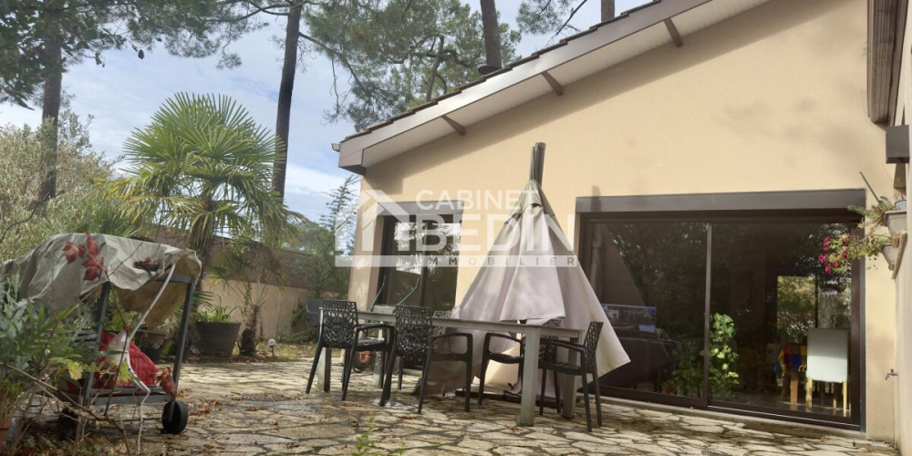 maison à LE TAILLAN MEDOC (33320)