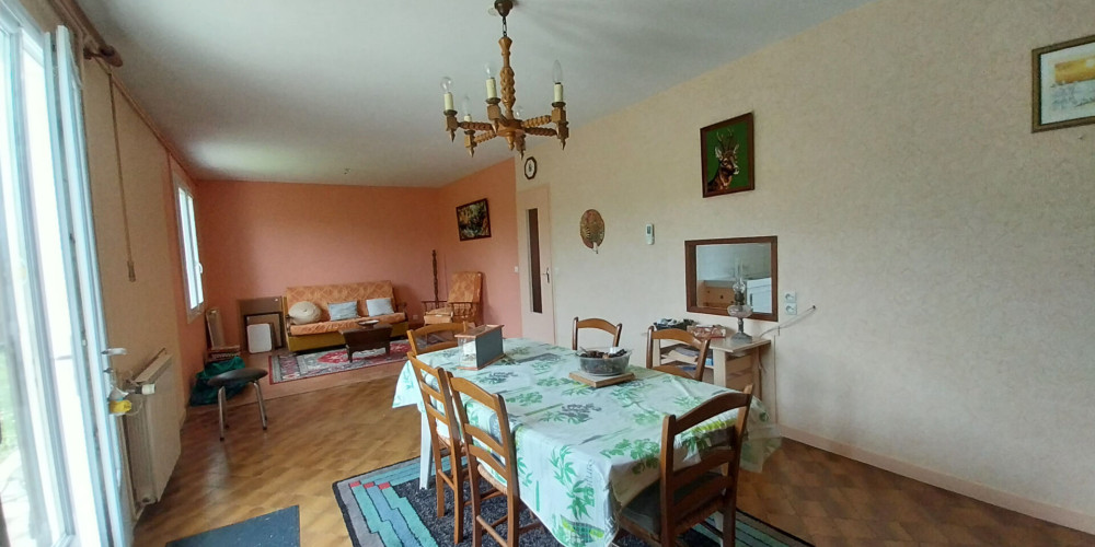 maison à ST PIERRE D AURILLAC (33490)