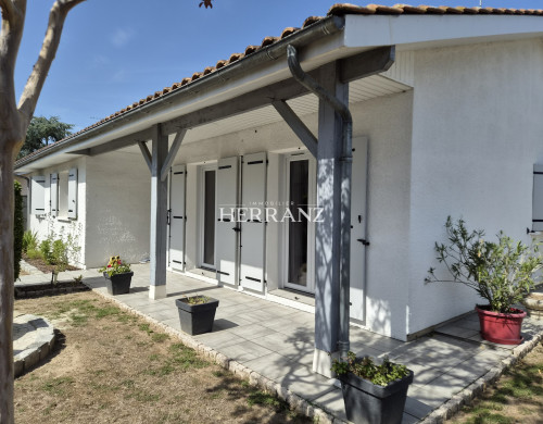 maison  COUTRAS