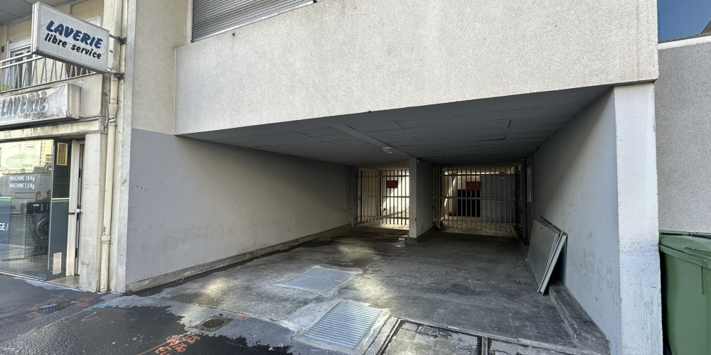 parking à BORDEAUX (33000)