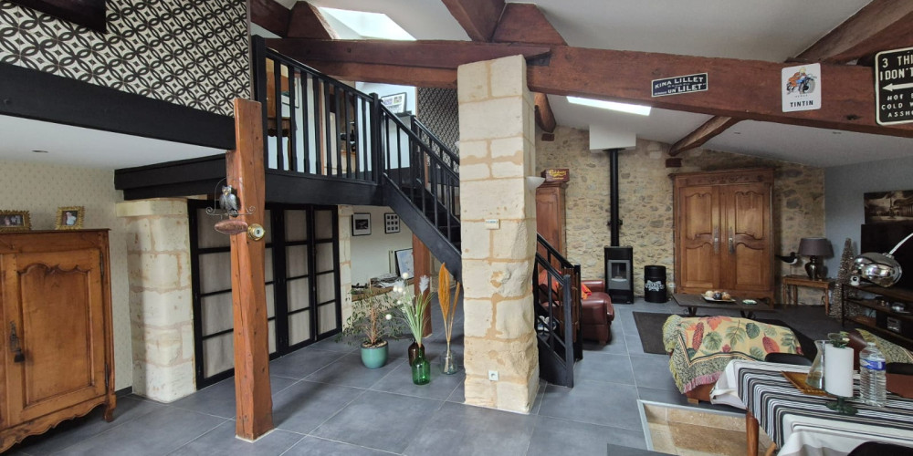 maison à BELLEBAT (33760)