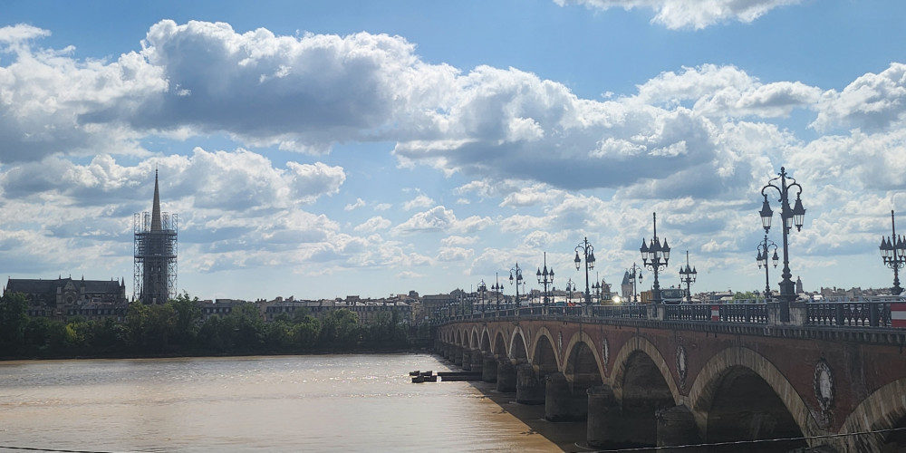 immeuble à BORDEAUX (33100)