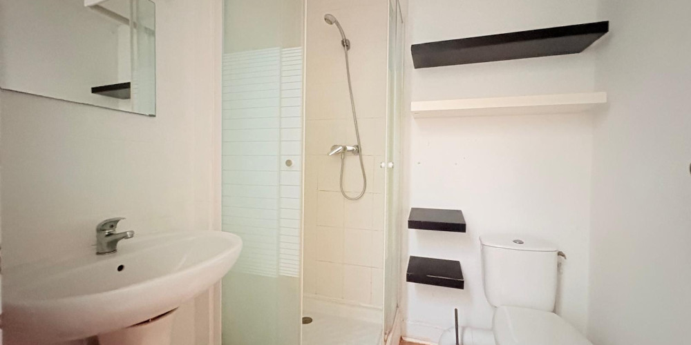 appartement à BORDEAUX (33800)