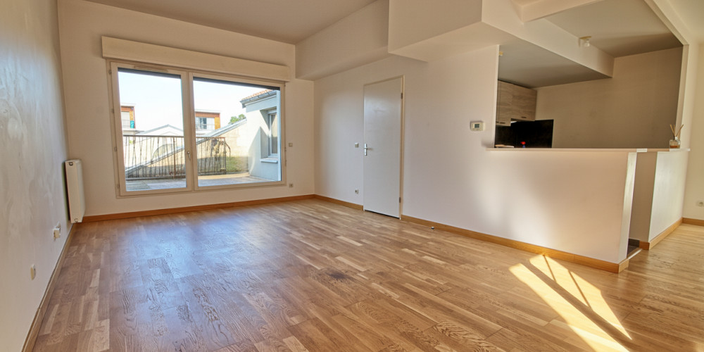 appartement à BORDEAUX (33300)