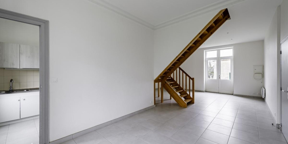 maison à BERSON (33390)