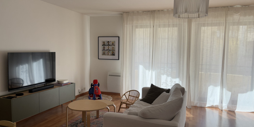 appartement à BORDEAUX (33300)