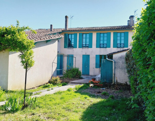maison  LUSSAC