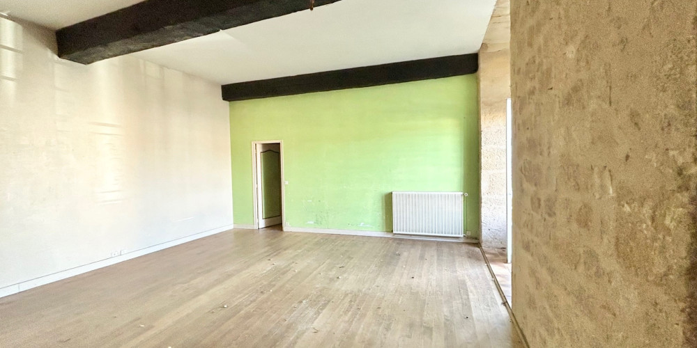 immeuble à ST MACAIRE (33490)