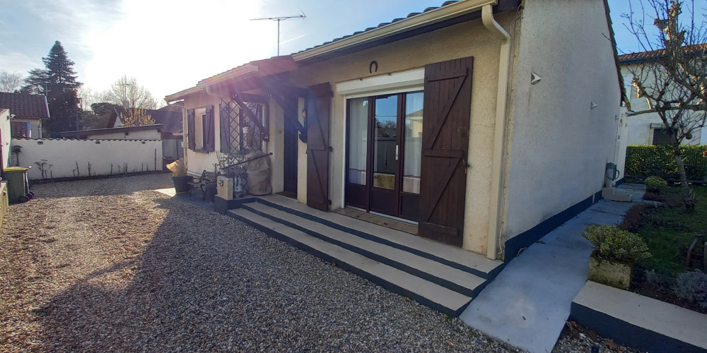 maison à AMBARES ET LAGRAVE (33440)