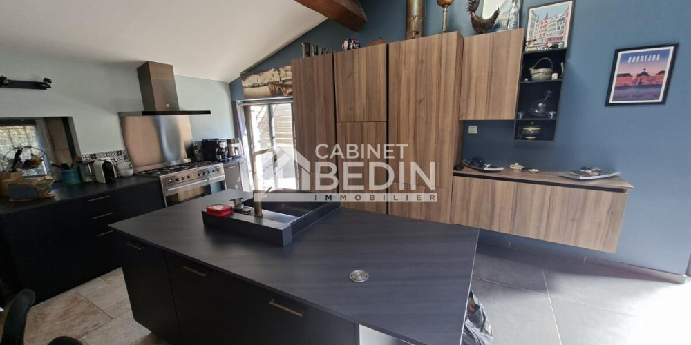 maison à BELLEBAT (33760)