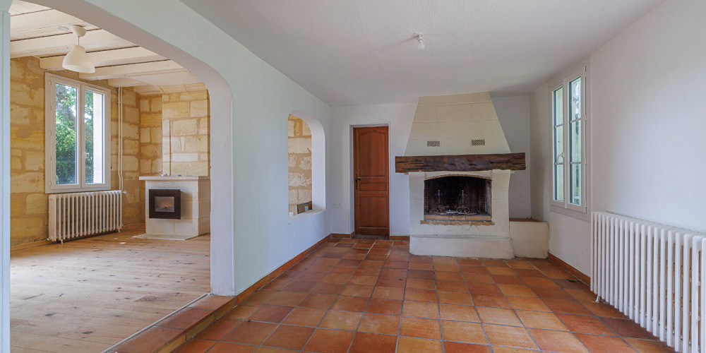 maison à VAYRES (33870)