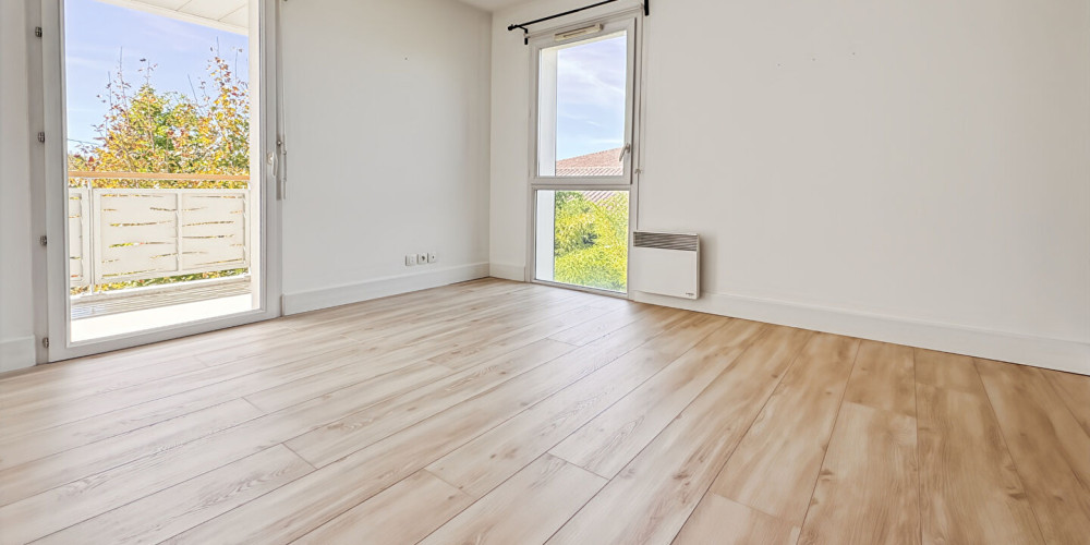 appartement à BRUGES (33520)