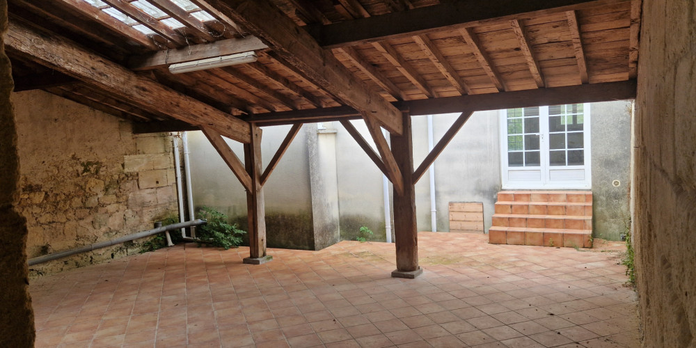 maison à MACAU (33460)